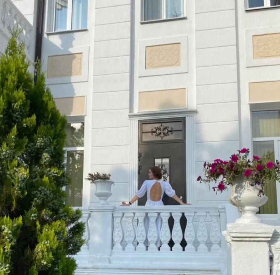 Бутик-Отель Белый Дом Балерины Sukhumi Ngoại thất bức ảnh