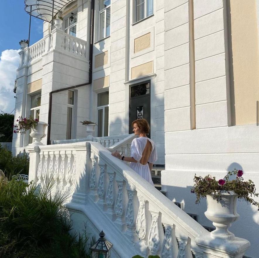 Бутик-Отель Белый Дом Балерины Sukhumi Ngoại thất bức ảnh